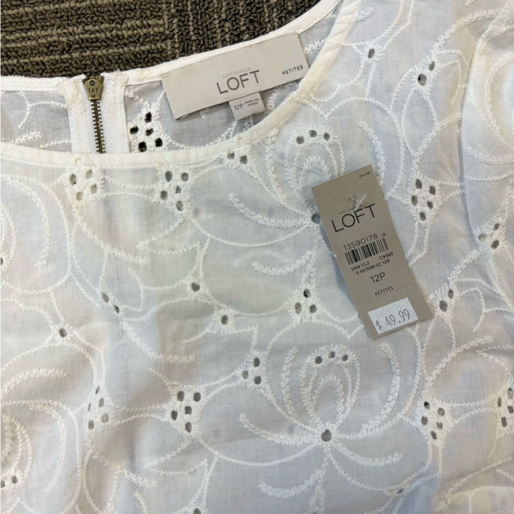 NWT LOFT Ann Taylor White Eyelet Short Sleeve Top Shirt Blouse Light 12P Petites